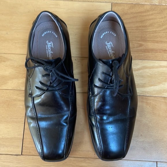 Florsheim black dress shoes, men’s/boys size 7, worn once - Picture 2 of 5
